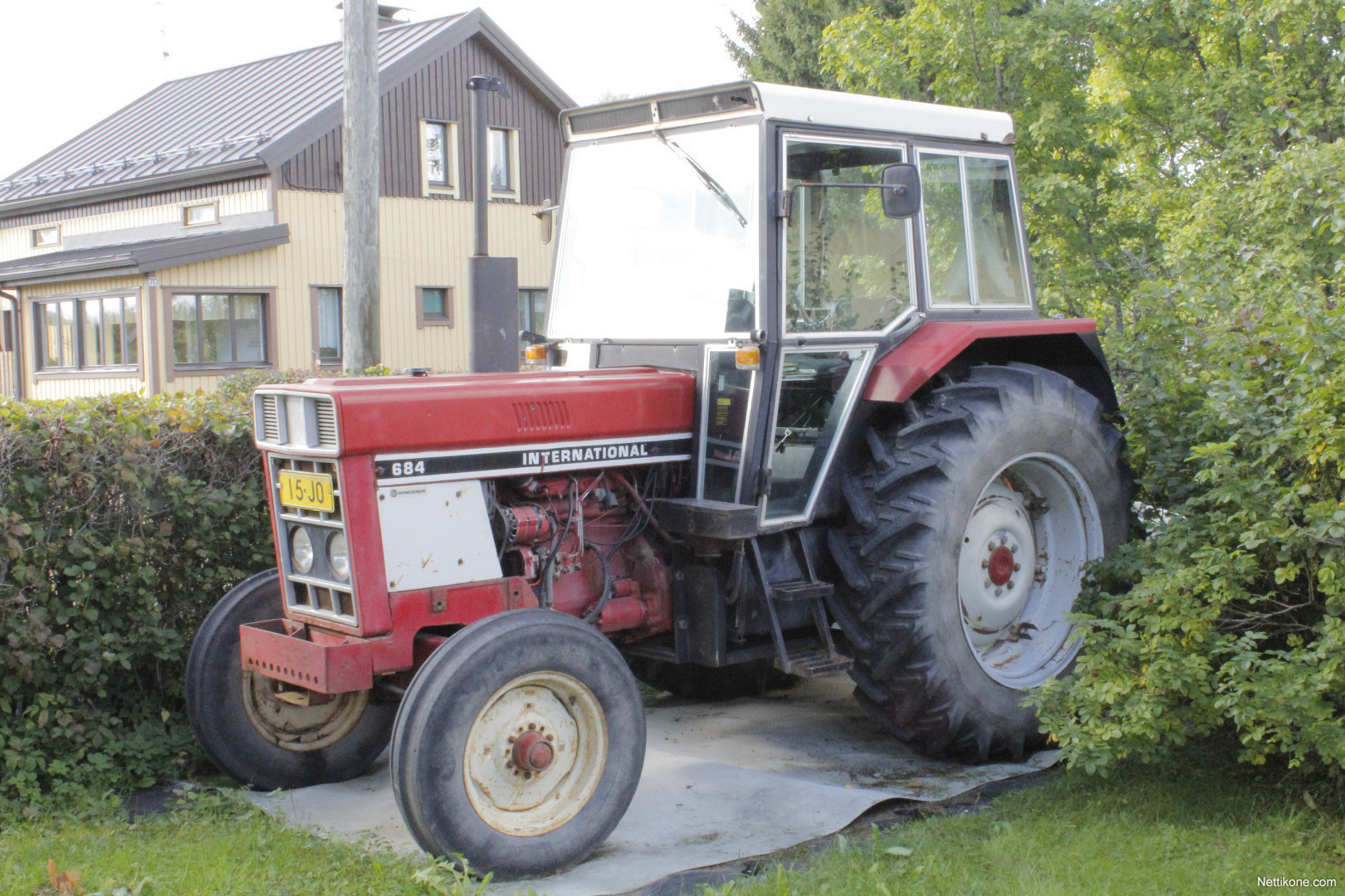 international-684-tractors-1982-nettikone