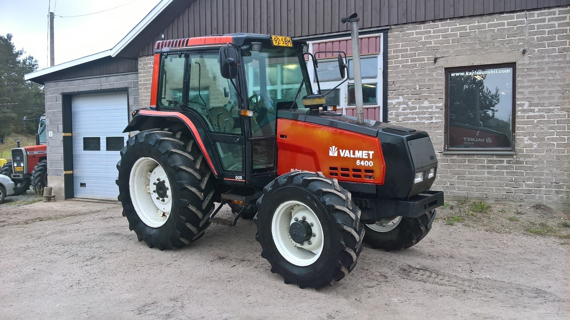 Valmet 6400 myydään