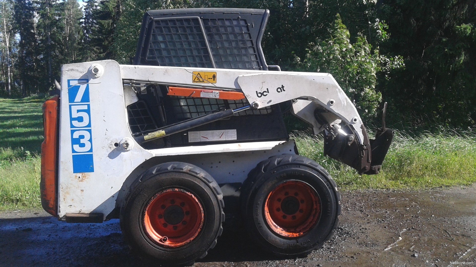 Bobcat 753 предохранители