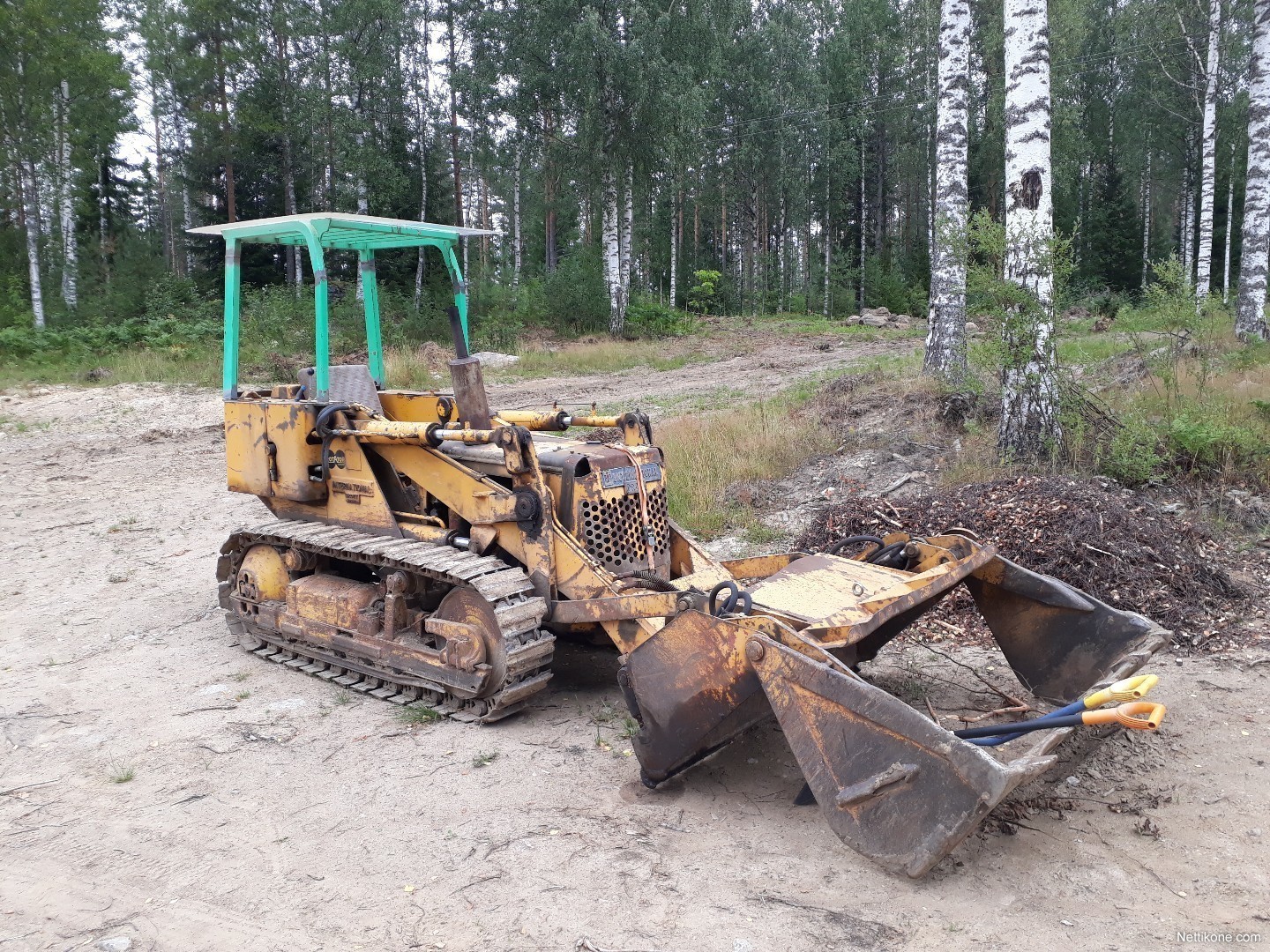 Enlarge image. Dozers and pipelayers-International Drott