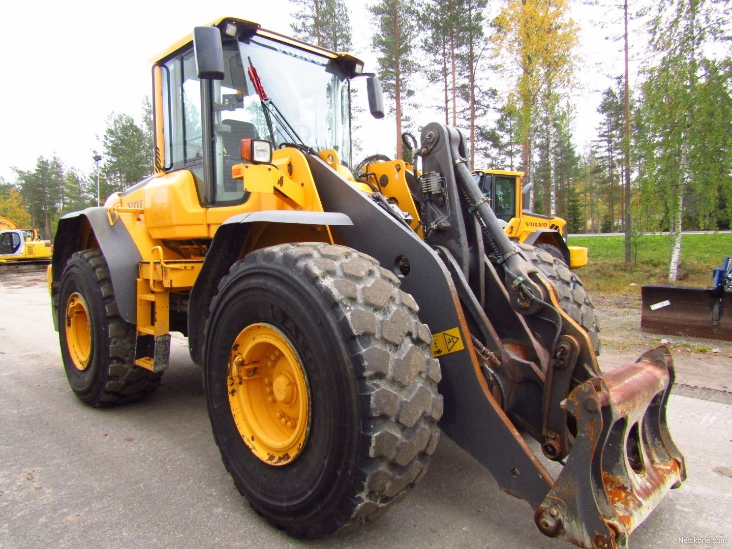 Volvo l120f габариты