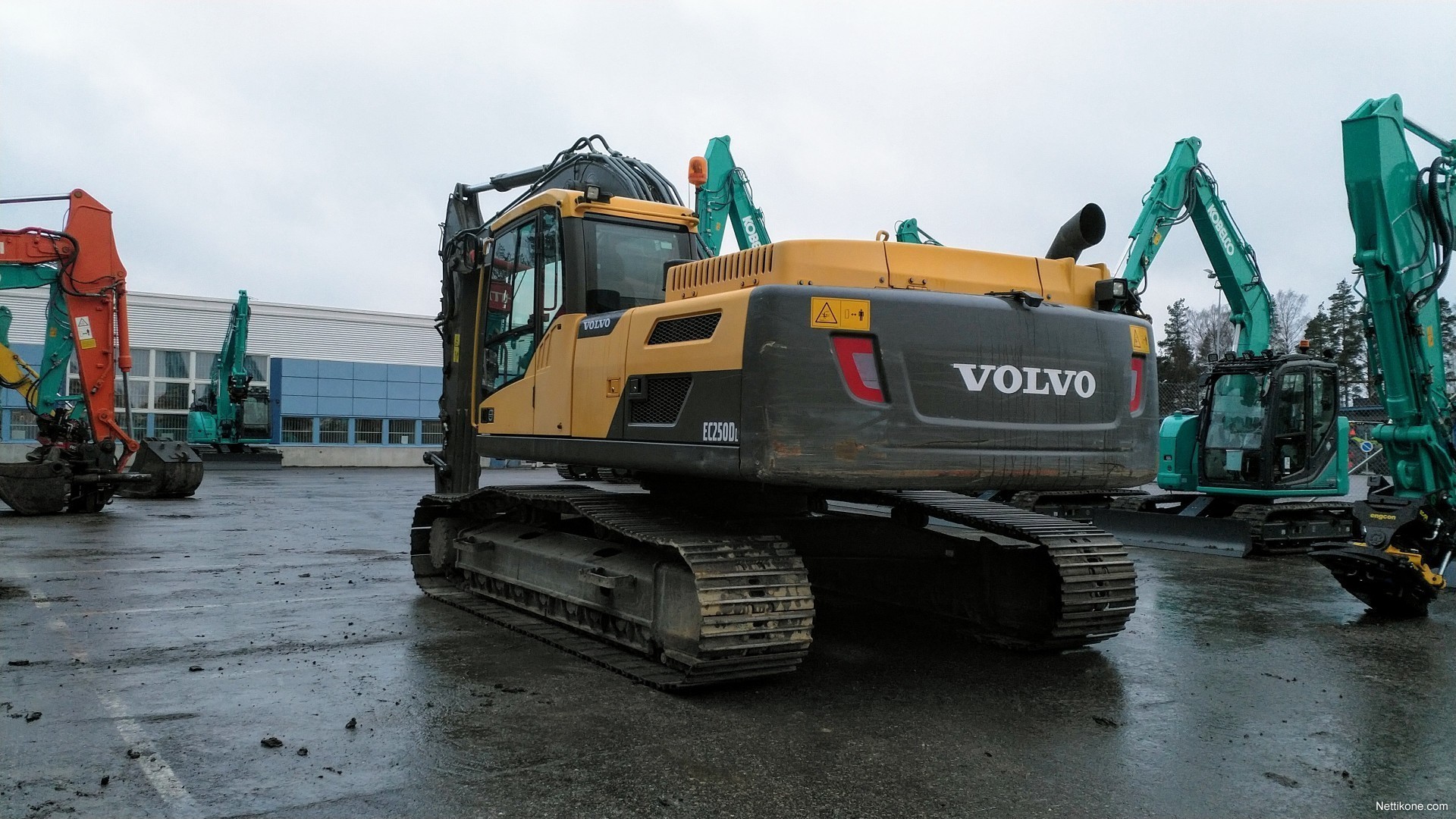 Volvo ec250dl фото