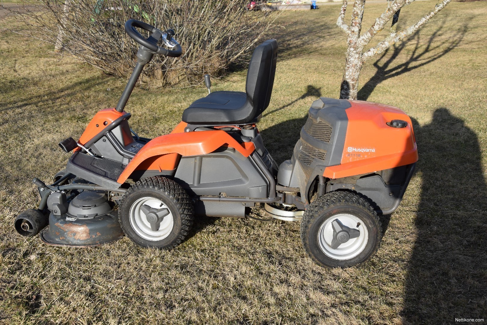 Husqvarna R111B ruohonleikkurit - Nettikone