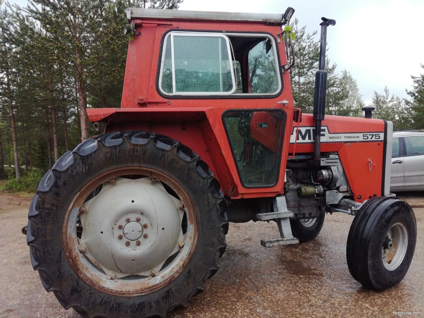 Massey Ferguson 575 traktorit, 1982 Nettikone Massey Ferguson 575 traktorit, 1982 Nettikone