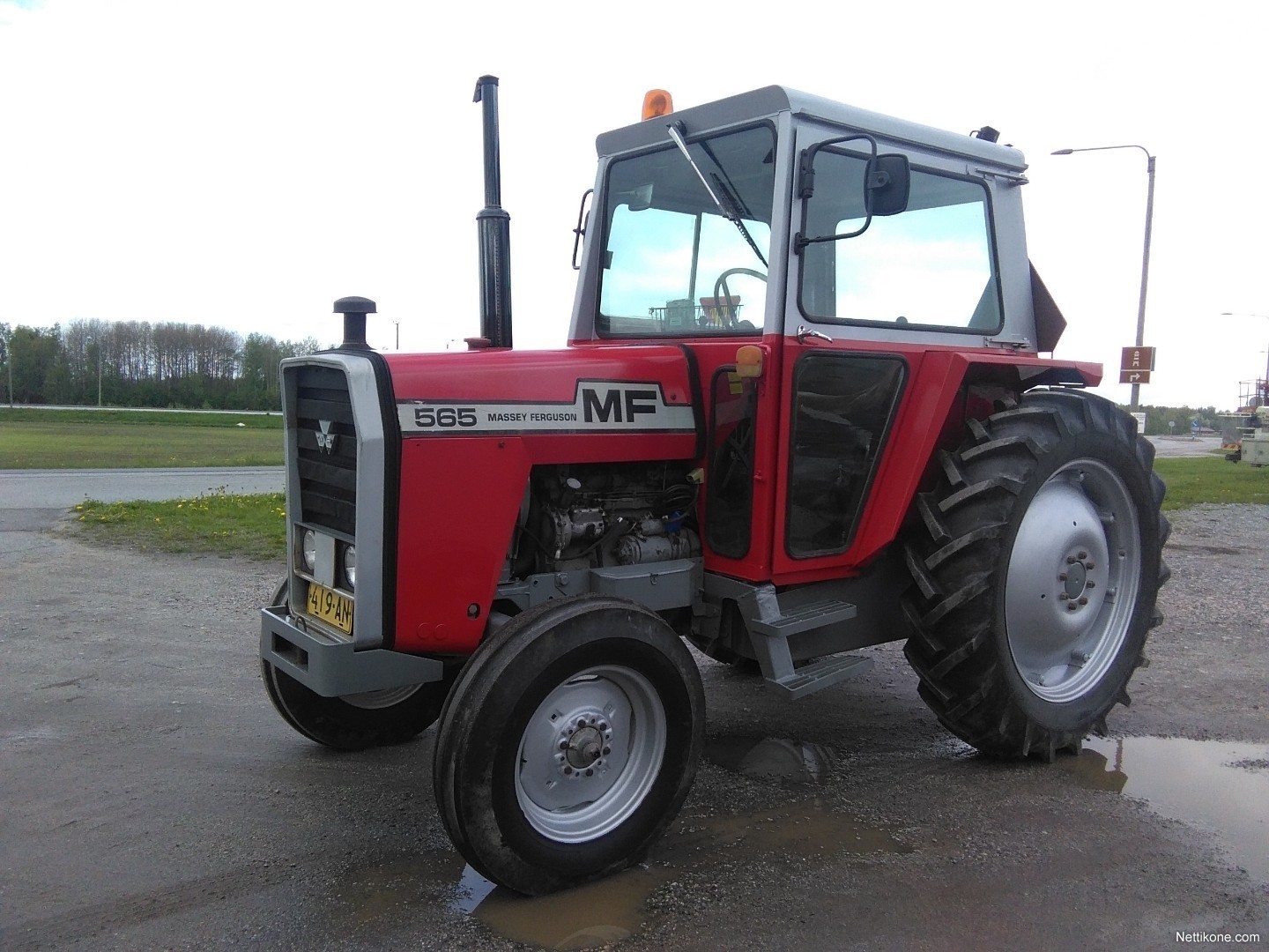 Massey Ferguson 565 Tractors, 1980 - Nettikone