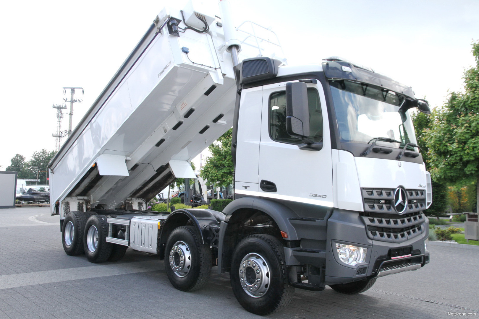 Mercedes-benz 8x4 Arocs 3240 E6 Tipper Right Side Drive Trucks, 2016 