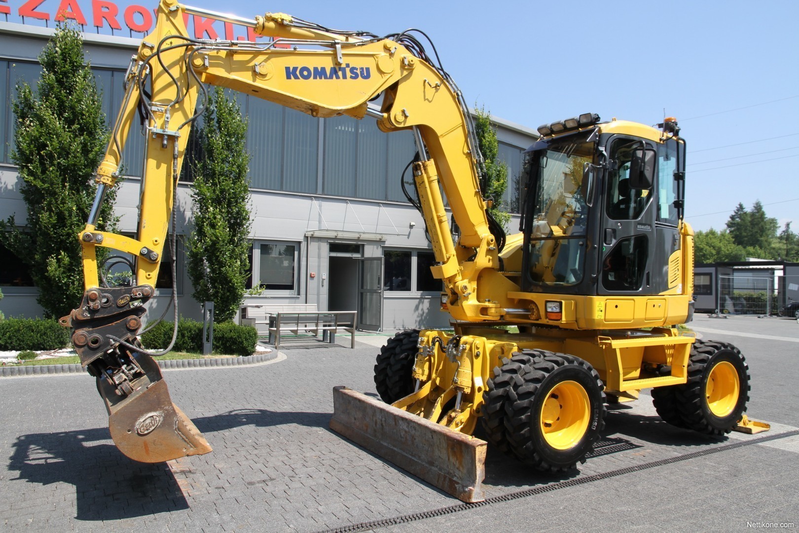 Komatsu nissan knwf 12t