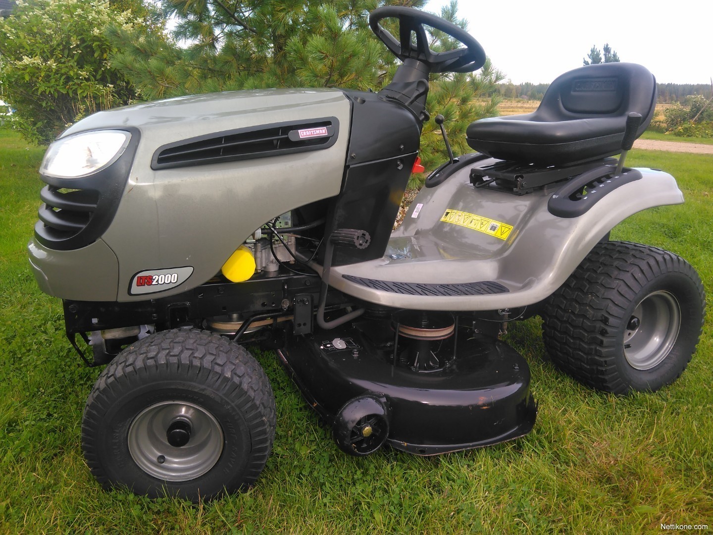 2010 Craftsman Lt2000 at Craftsman Tractor