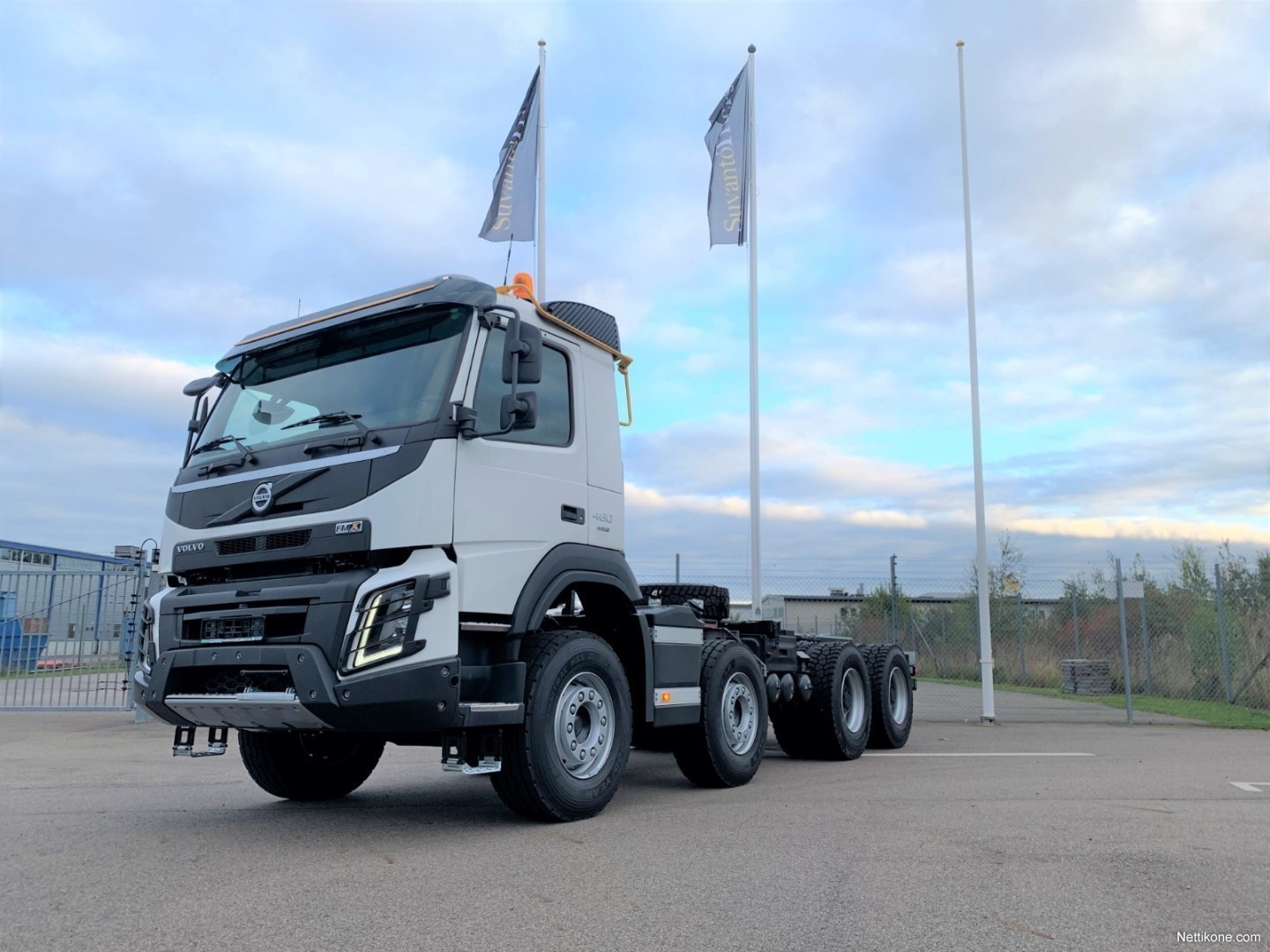 Volvo fmx 8x4 самосвал