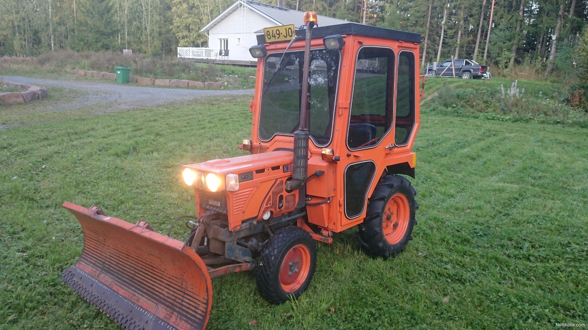 Kubota B7100D traktorit Nettikone