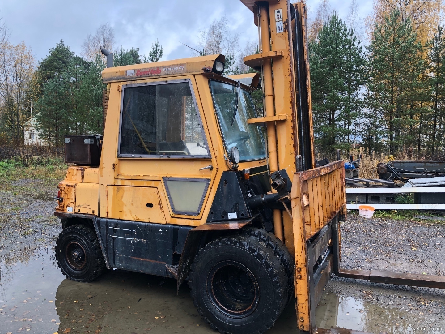 Komatsu FD40-3 forklift trucks, 1983 - Nettikone