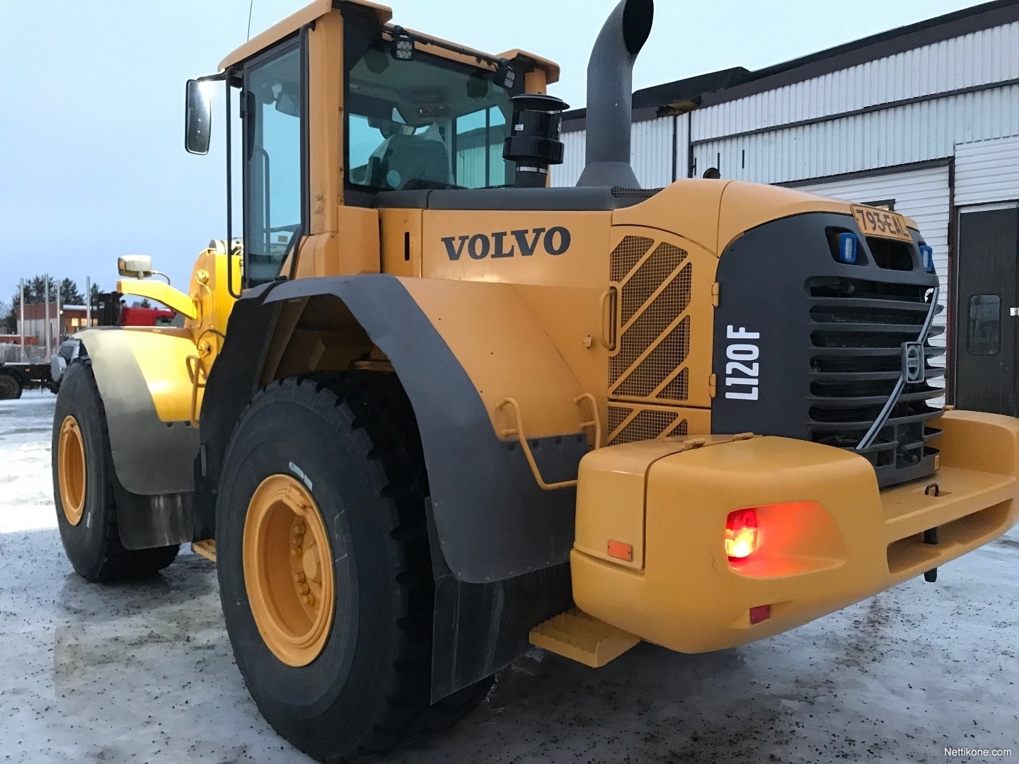 Volvo l120f габариты