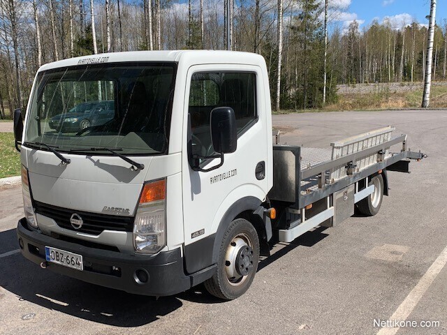 Nissan cabstar 2008