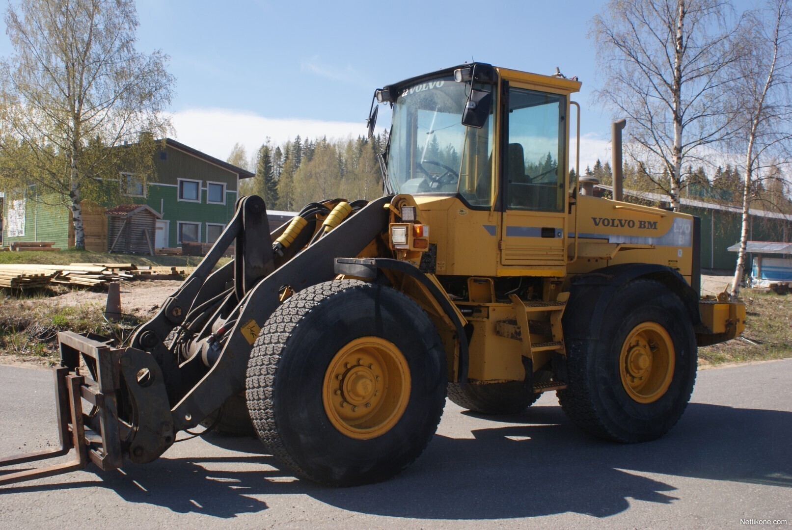 Volvo L70B Kauha+harja+piikit Kuormaajat, 1996 - Nettikone