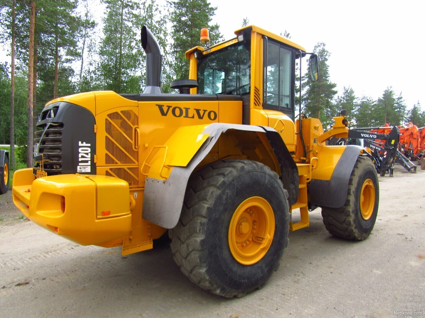 Volvo l120f габариты