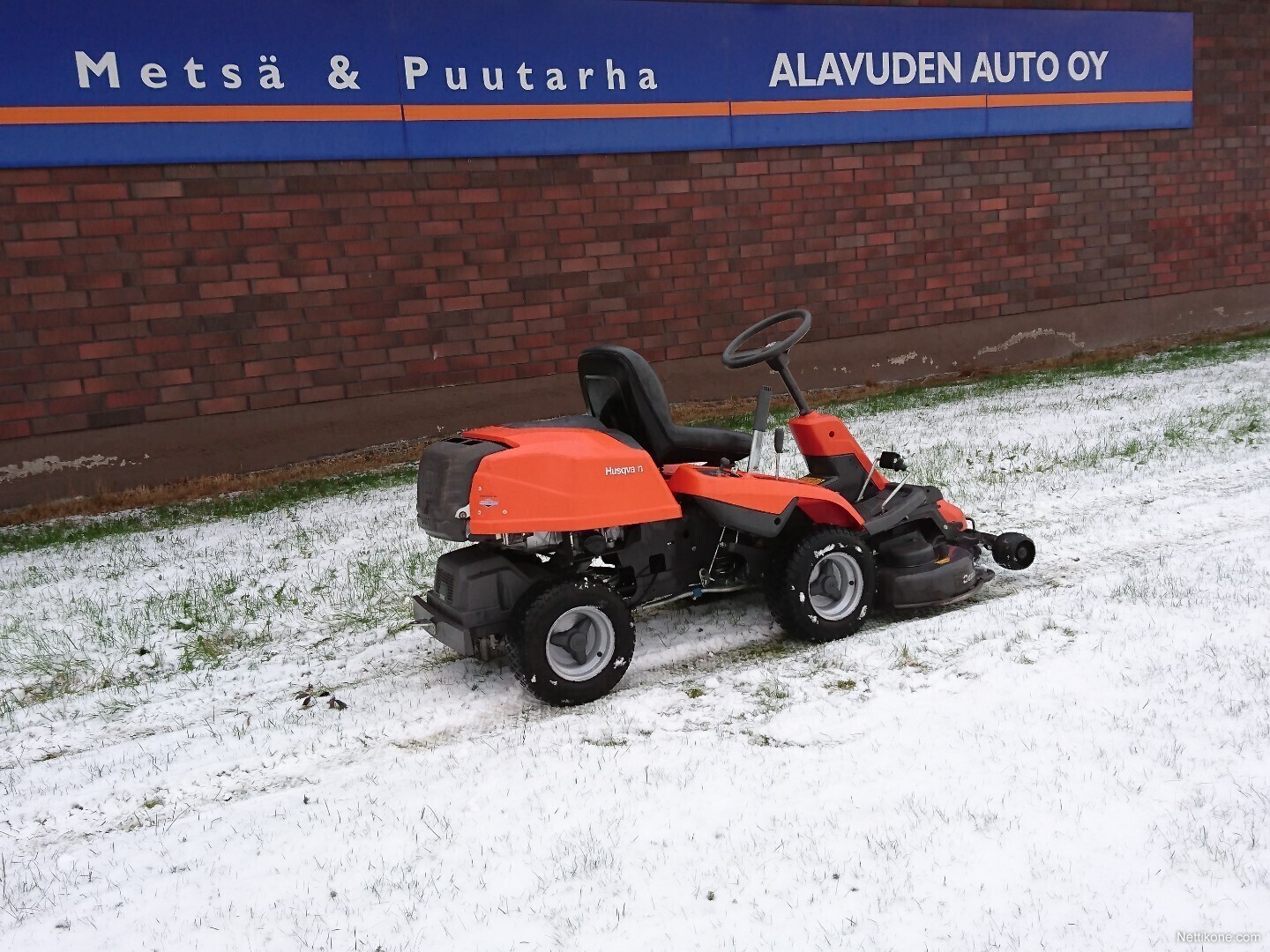 Husqvarna R216 AWD mowers, 2013 - Nettikone