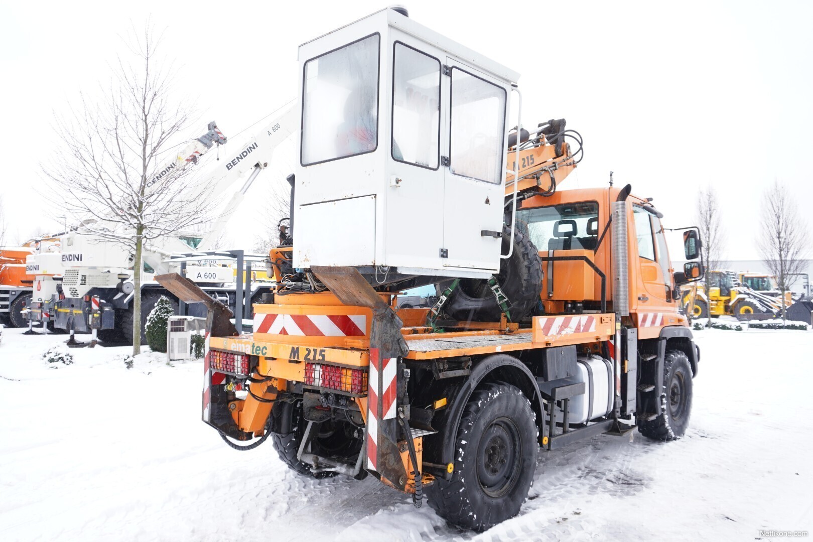 Mercedes Benz Unimog U300 4x4 Plow Excavator Kuorma Autot Nettikone