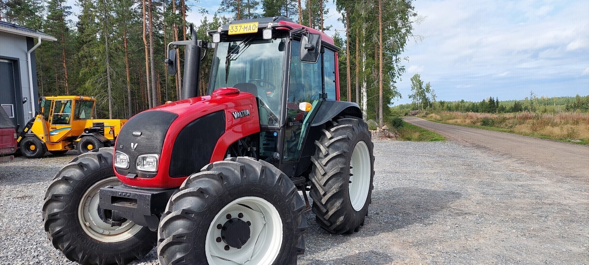 Valtra A83 Hitech Traktorit 2012 Nettikone